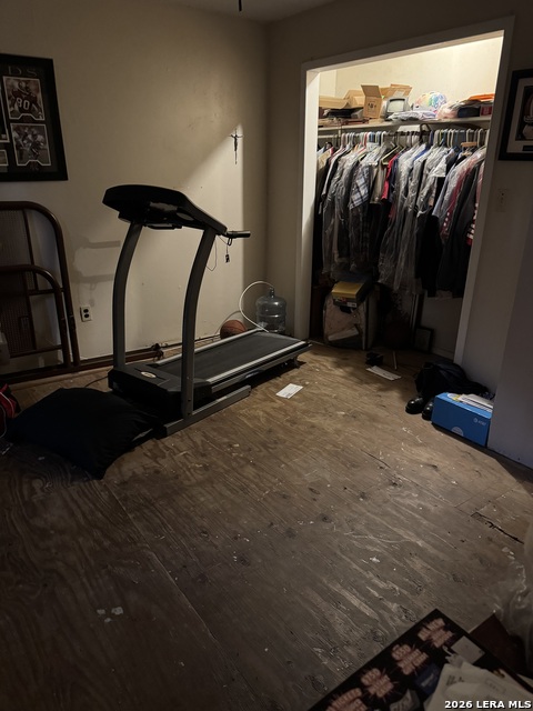 Image 7 of 15 For 2815 Hollyhill Dr