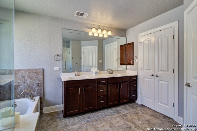 Image 32 of 43 For 28518 Tristant Ridge