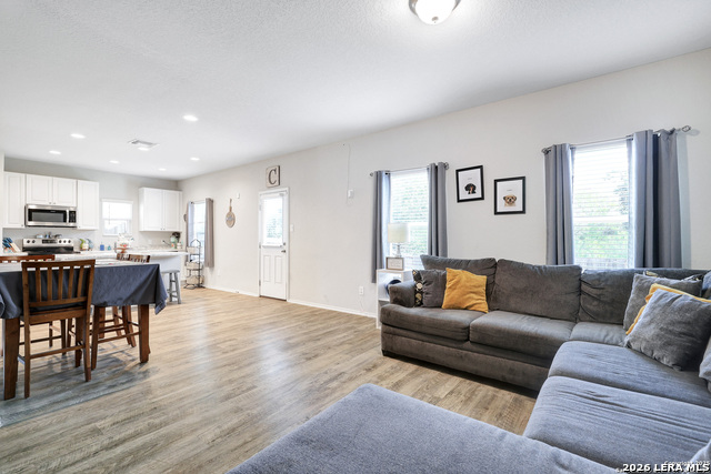 Image 4 of 17 For 10514 Letus Oak