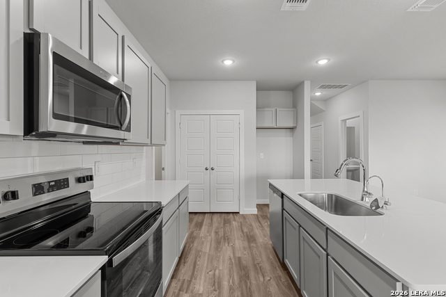 Image 10 of 22 For 9915 Chavaneaux Lndg