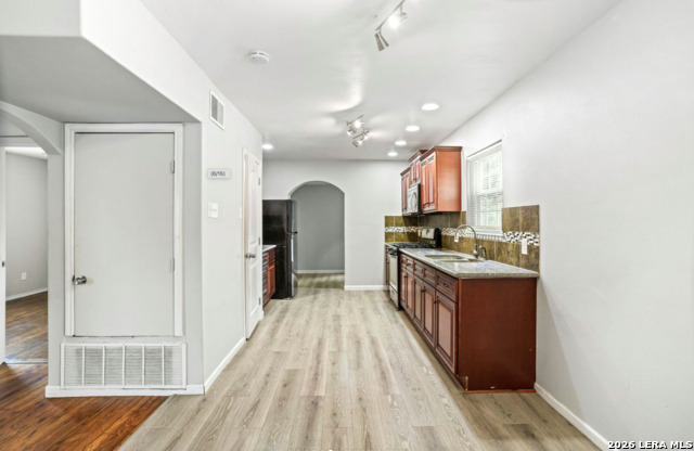 Image 10 of 18 For 1334 Ridgewood W