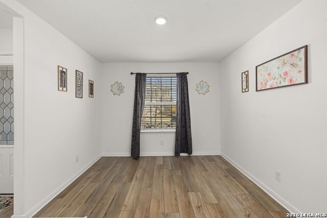 Image 4 of 26 For 12024 Luckey Villa