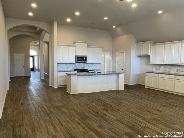 Image 2 of 24 For 9114 Yearling St