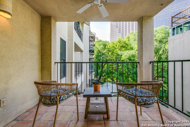 Image 10 of 26 For 1022 Navarro  306