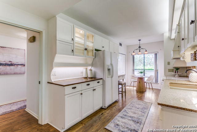 Image 11 of 26 For 1022 Navarro  306