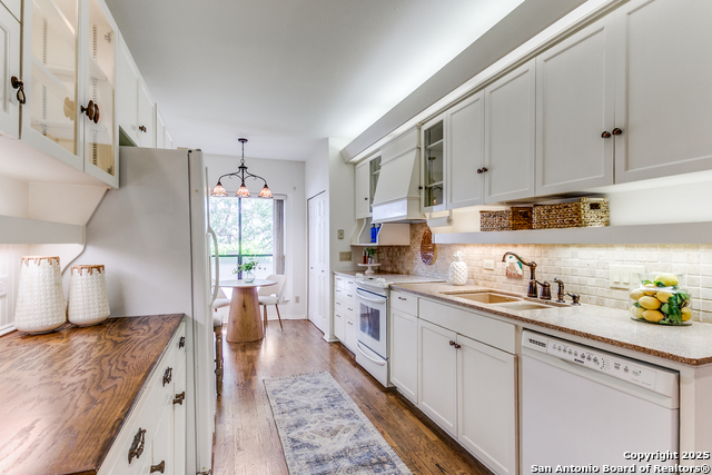 Image 12 of 26 For 1022 Navarro  306