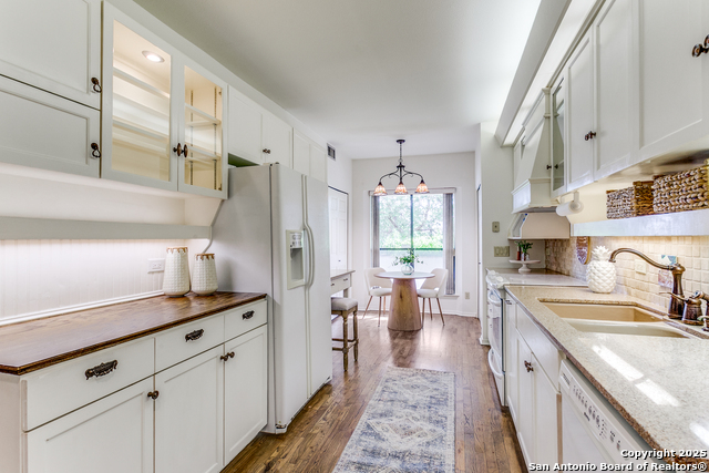 Image 13 of 26 For 1022 Navarro  306