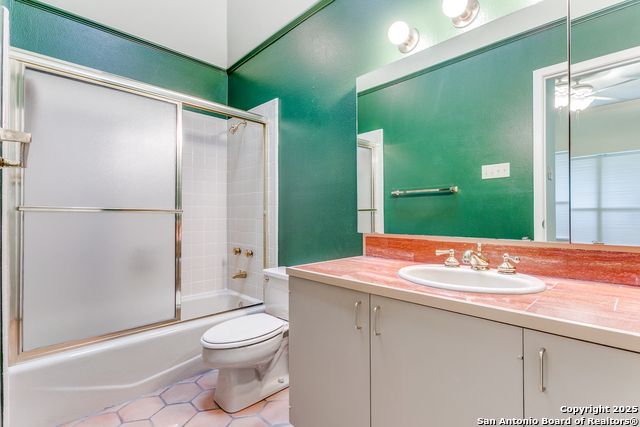 Image 19 of 26 For 1022 Navarro  306