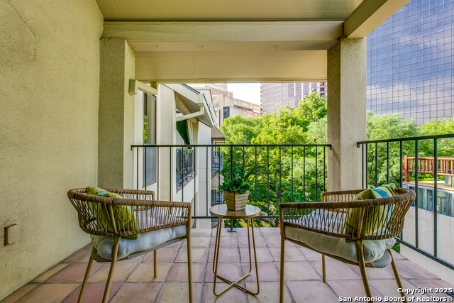 Image 22 of 26 For 1022 Navarro  306