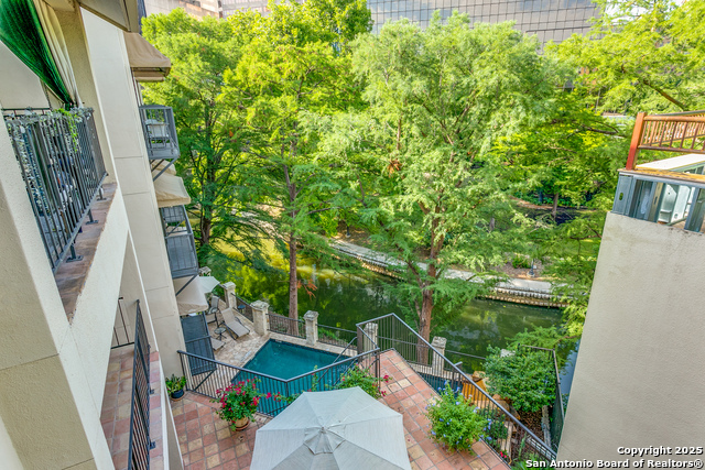 Image 23 of 26 For 1022 Navarro  306