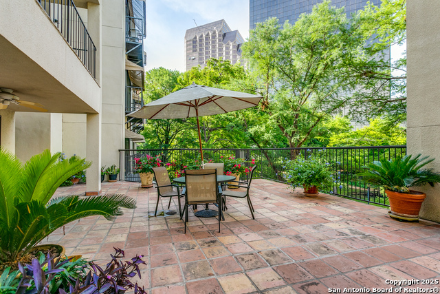 Image 24 of 26 For 1022 Navarro  306