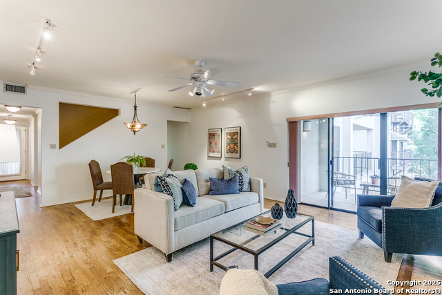 Image 5 of 26 For 1022 Navarro  306