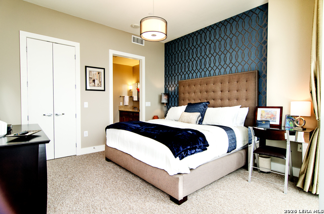 Image 3 of 8 For 610 Market E Unit 3017