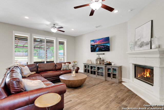 Image 9 of 40 For 28906 Balcones Crk