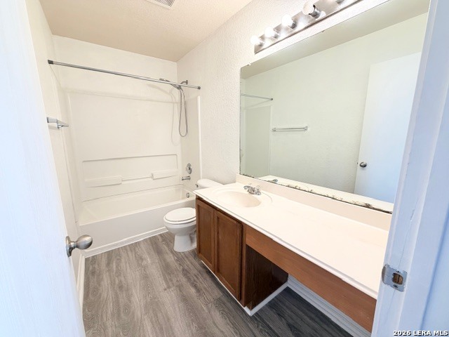 Image 17 of 21 For 819 Antler Post