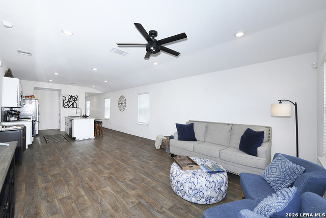 Image 10 of 29 For 14002 Kenyte Row