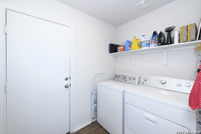 Image 19 of 29 For 14002 Kenyte Row