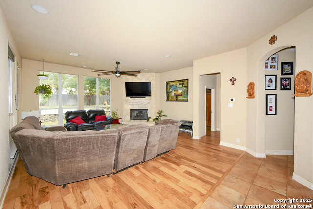 Image 14 of 52 For 14 Gazelle Fld