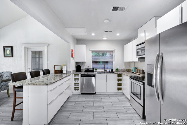 Image 12 of 36 For 13319 Stairock