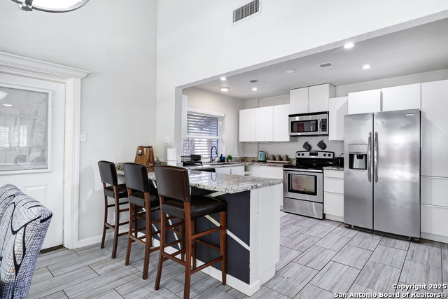 Image 13 of 36 For 13319 Stairock