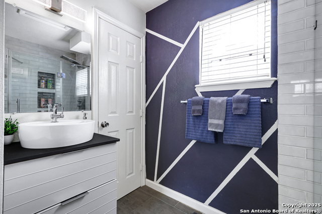 Image 16 of 36 For 13319 Stairock