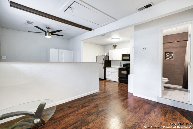 Image 21 of 36 For 13319 Stairock