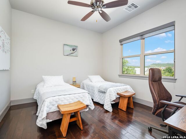 Image 33 of 50 For 23214 Edens Canyon