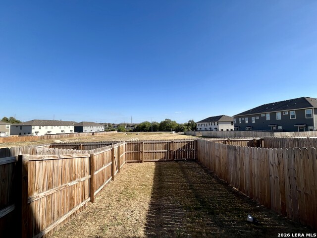 Image 31 of 39 For 7822 Savannah Brooks