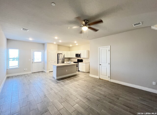 Image 9 of 39 For 7822 Savannah Brooks