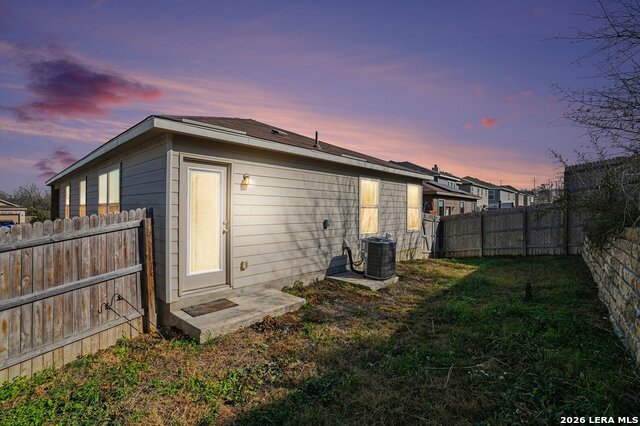 Listing photo id 29 for 643 Anthem Ln