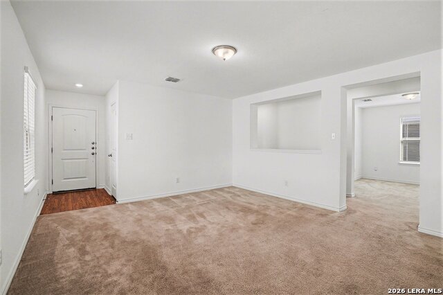 Listing photo id 5 for 643 Anthem Ln