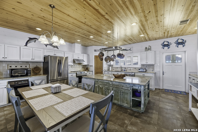 Image 11 of 50 For 70 Copano Ridge