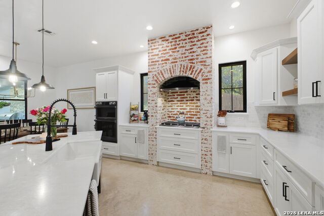 Image 10 of 49 For 8304 Monument Oak