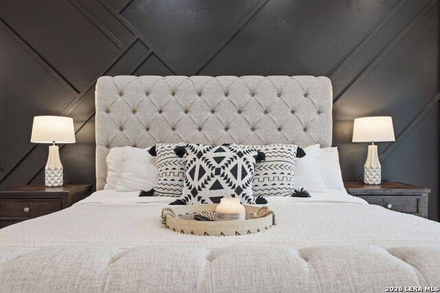 Image 17 of 49 For 8304 Monument Oak