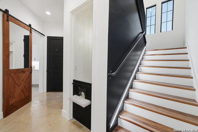 Image 27 of 49 For 8304 Monument Oak