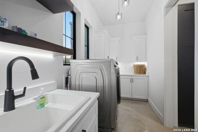 Image 29 of 49 For 8304 Monument Oak