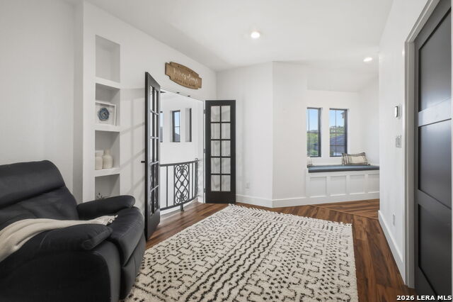 Image 32 of 49 For 8304 Monument Oak