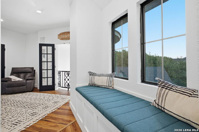 Image 34 of 49 For 8304 Monument Oak