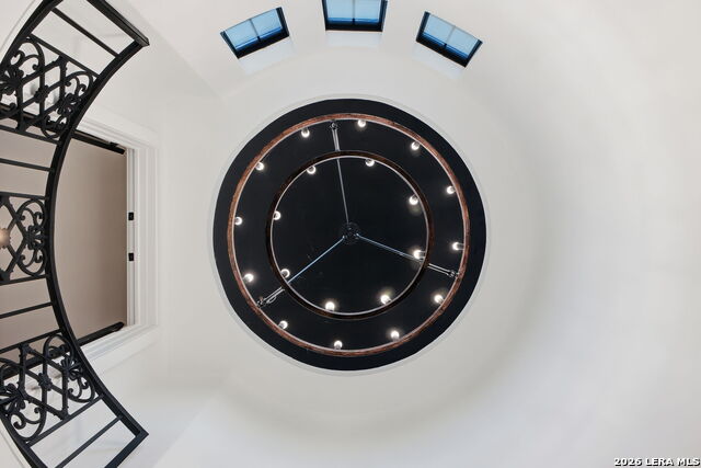 Image 4 of 49 For 8304 Monument Oak