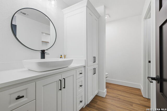 Image 40 of 49 For 8304 Monument Oak