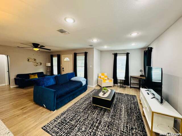 Image 4 of 16 For 1035 Wildwood