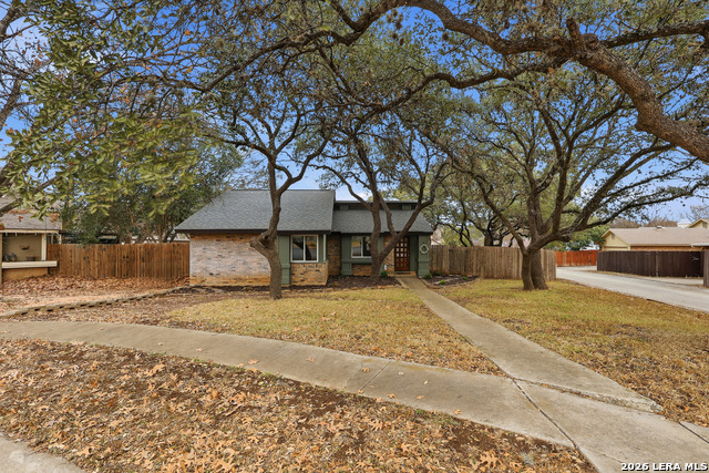 Listing photo id 0 for 13610 Cobble Way Cir