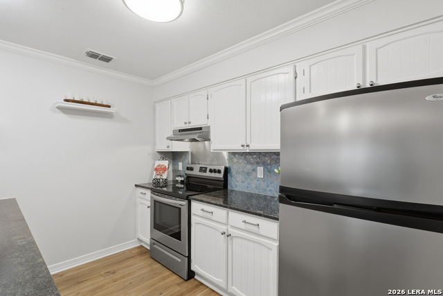 Listing photo id 7 for 13610 Cobble Way Cir