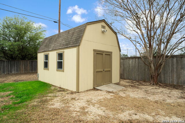 Image 17 of 23 For 9318 Gaytan  