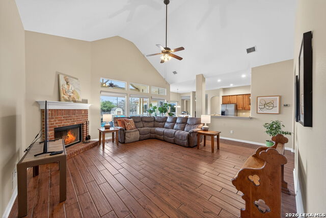 Image 5 of 23 For 9318 Gaytan  