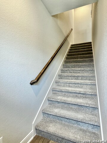 Image 4 of 15 For 7118 Magnolia Creek  201