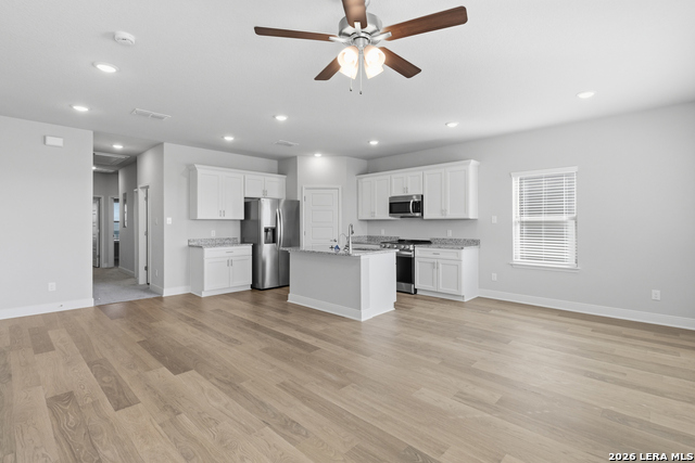 Image 5 of 15 For 7118 Magnolia Creek  201