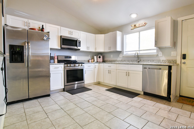 Image 7 of 14 For 411 Gevers S