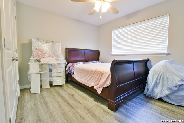 Image 9 of 14 For 411 Gevers S