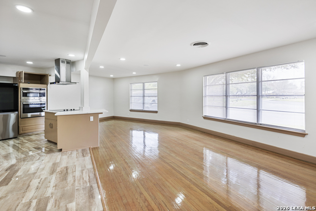 Image 3 of 32 For 351 Northridge